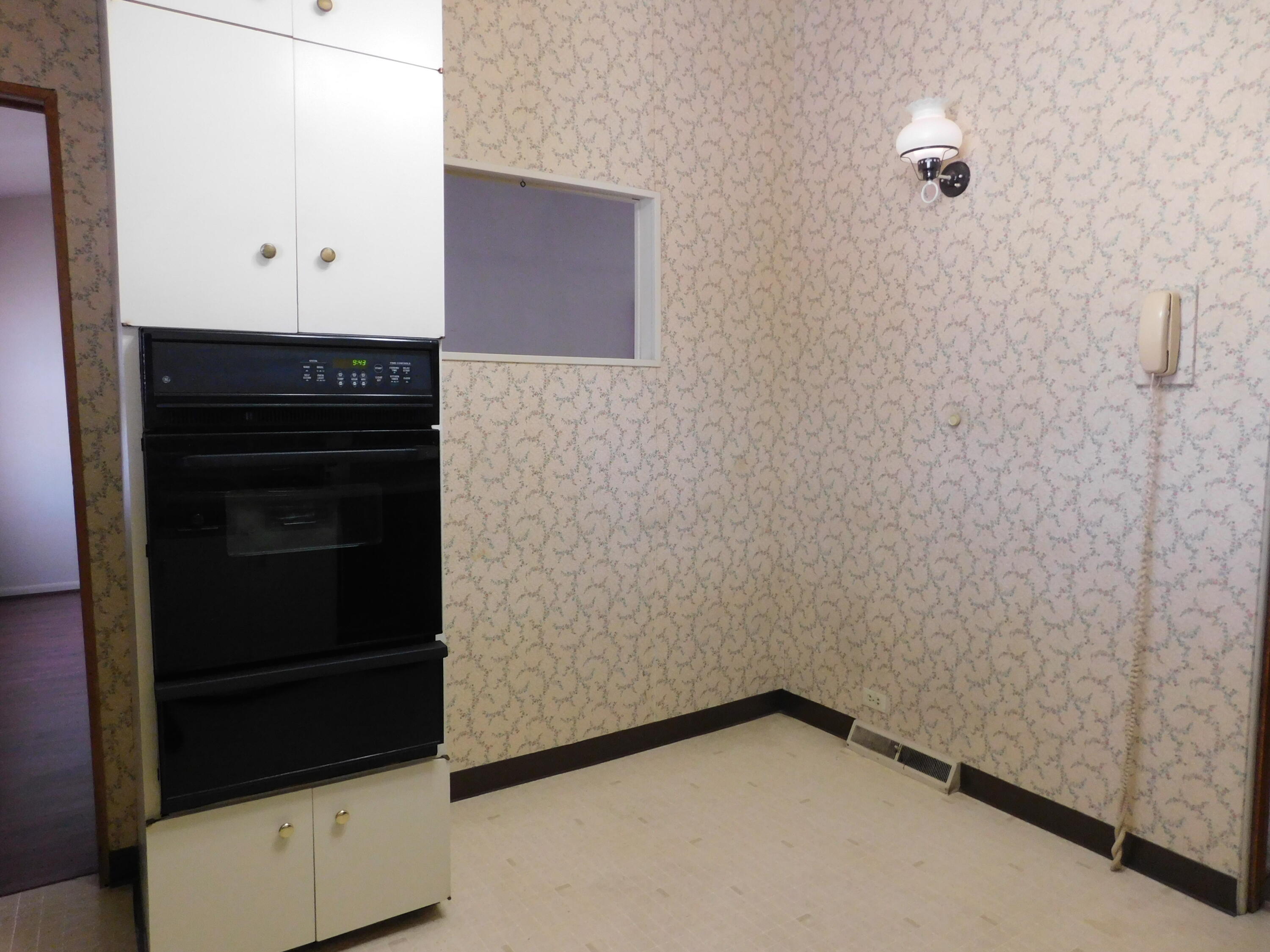 Gary, Indiana 46408, United States, 3 Bedrooms Bedrooms, ,2 BathroomsBathrooms,Residential,Active,83568