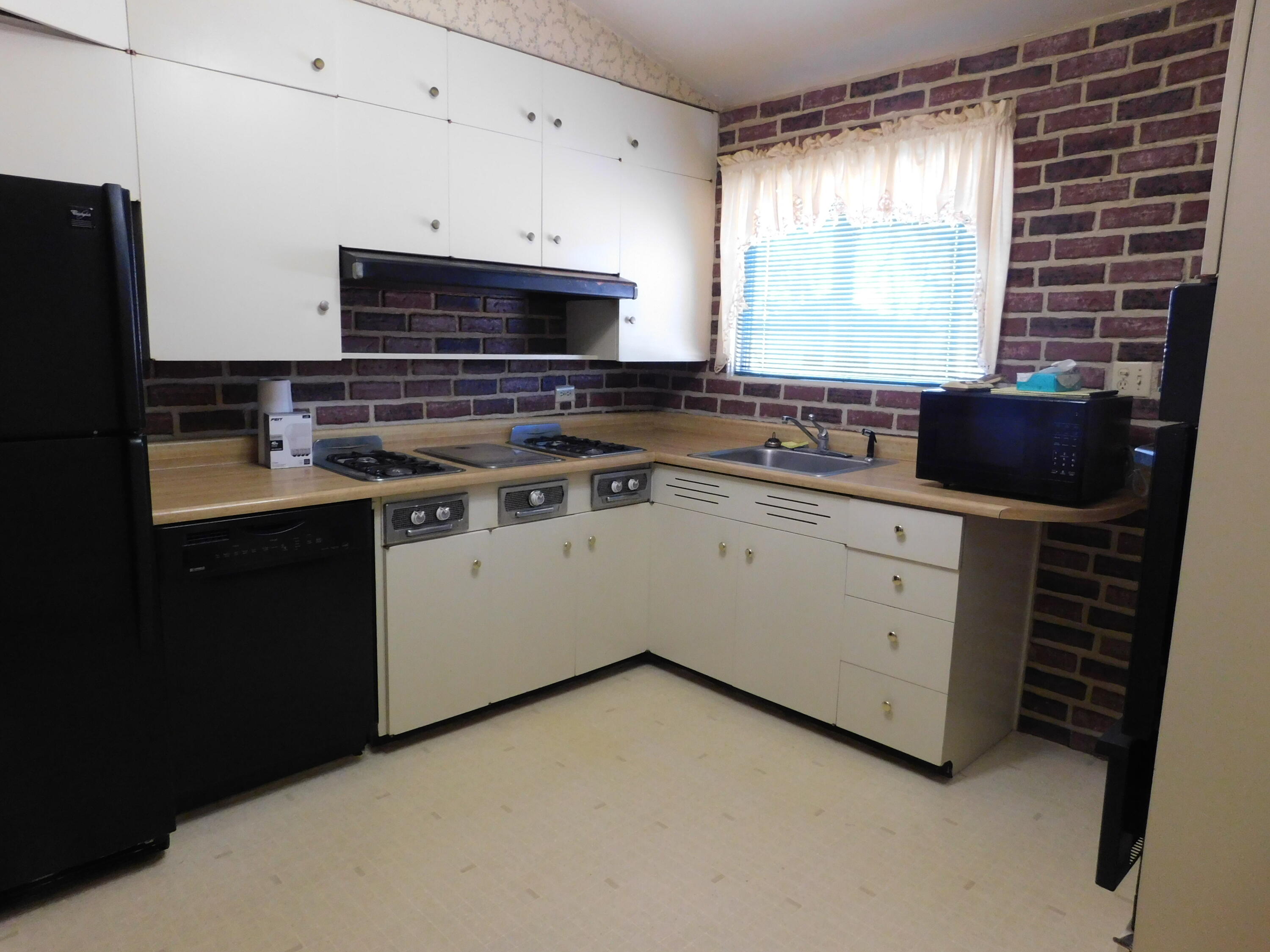 Gary, Indiana 46408, United States, 3 Bedrooms Bedrooms, ,2 BathroomsBathrooms,Residential,Active,83568