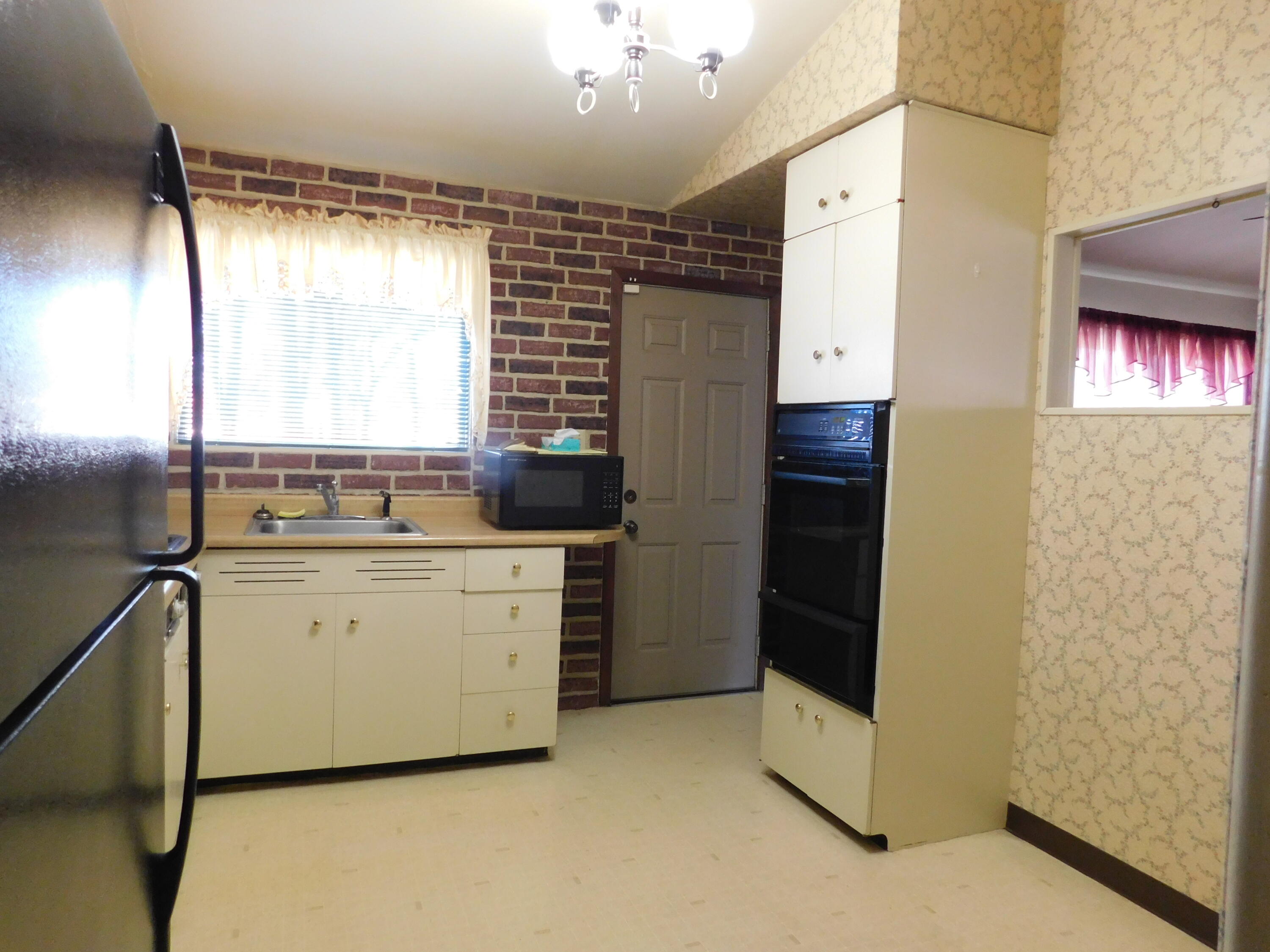 Gary, Indiana 46408, United States, 3 Bedrooms Bedrooms, ,2 BathroomsBathrooms,Residential,Active,83568