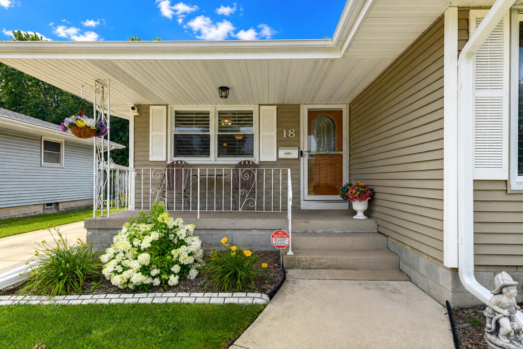 Photo of 18 Timrick Drive, Munster, IN 46321 (MLS # 842458)