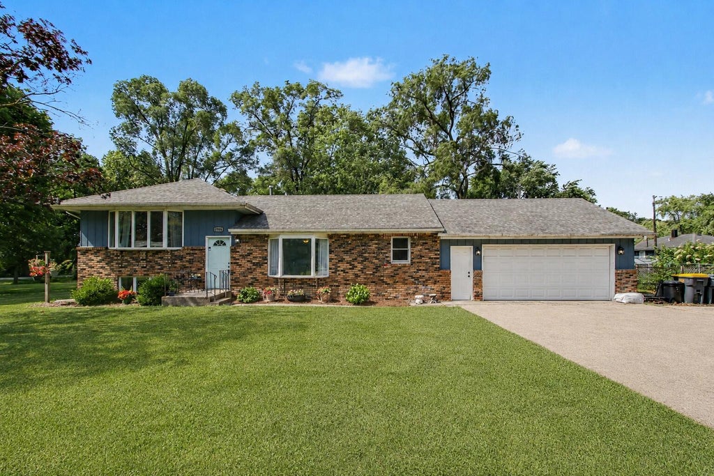 Photo of 1906 E Elm Street, Griffith, IN 46319 (MLS # 841589)