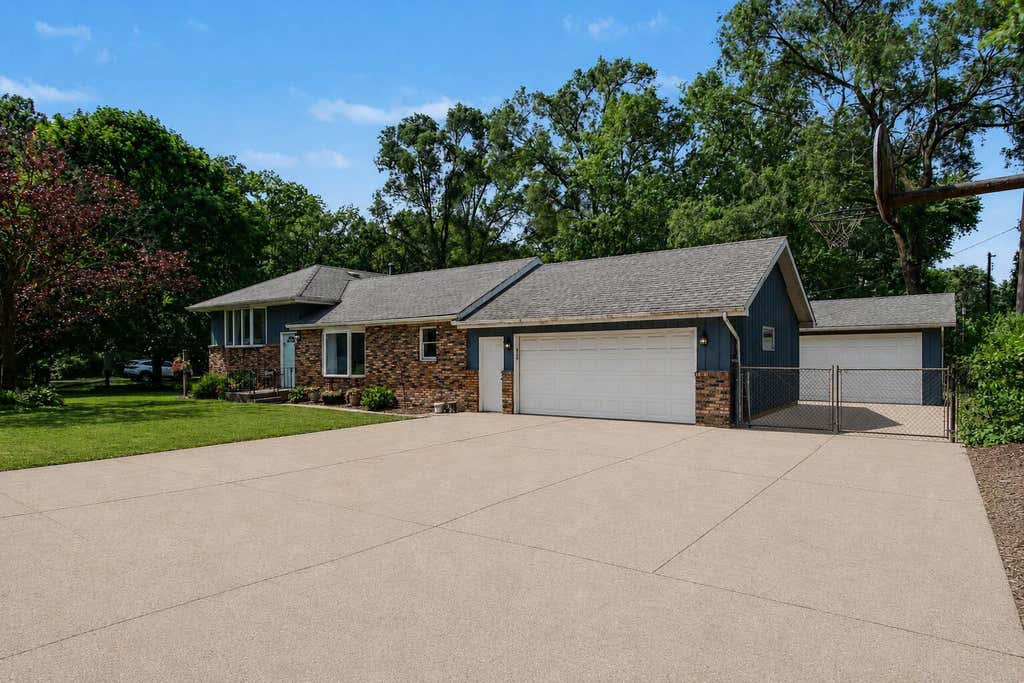 Photo of 1906 E Elm Street, Griffith, IN 46319 (MLS # 841589)