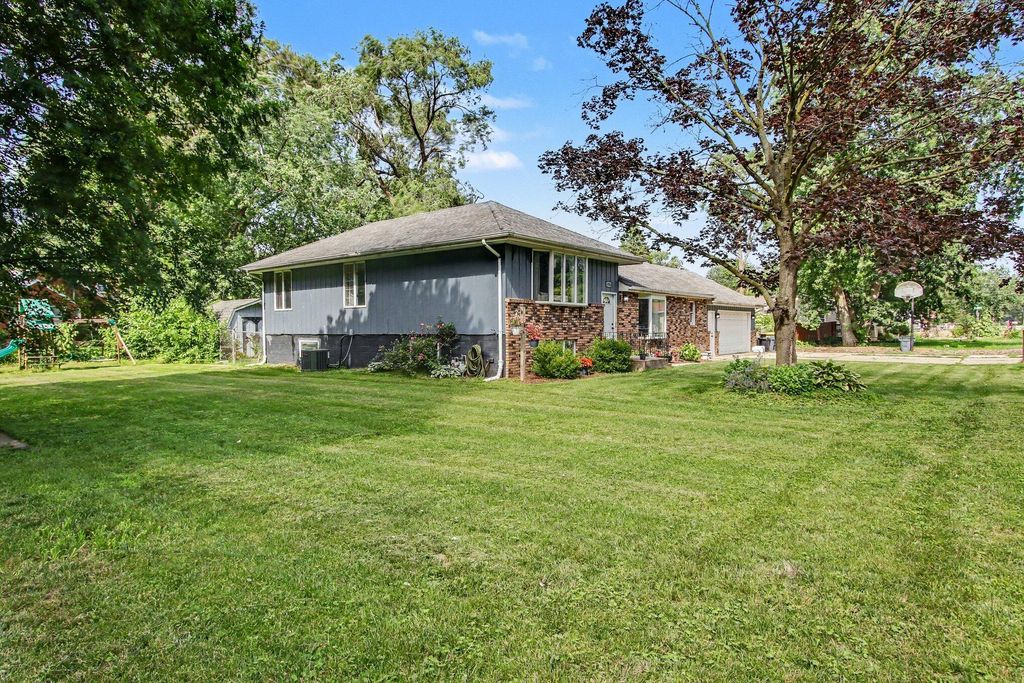 Photo of 1906 E Elm Street, Griffith, IN 46319 (MLS # 841589)