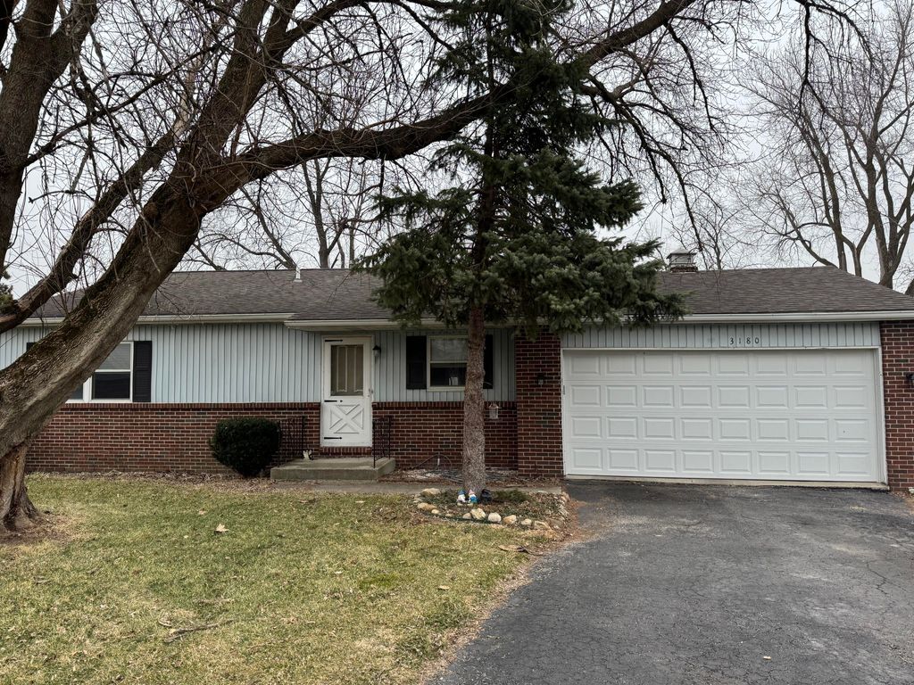 Photo of 3180 Eastwind Court, Crown Point, IN 46307 (MLS # 834884)