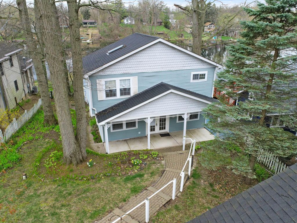 Photo of 602 N Scott Drive, Valparaiso, IN 46383 (MLS # 819597)