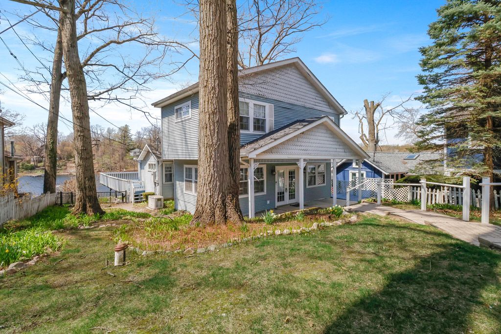 Photo of 602 N Scott Drive, Valparaiso, IN 46383 (MLS # 819597)