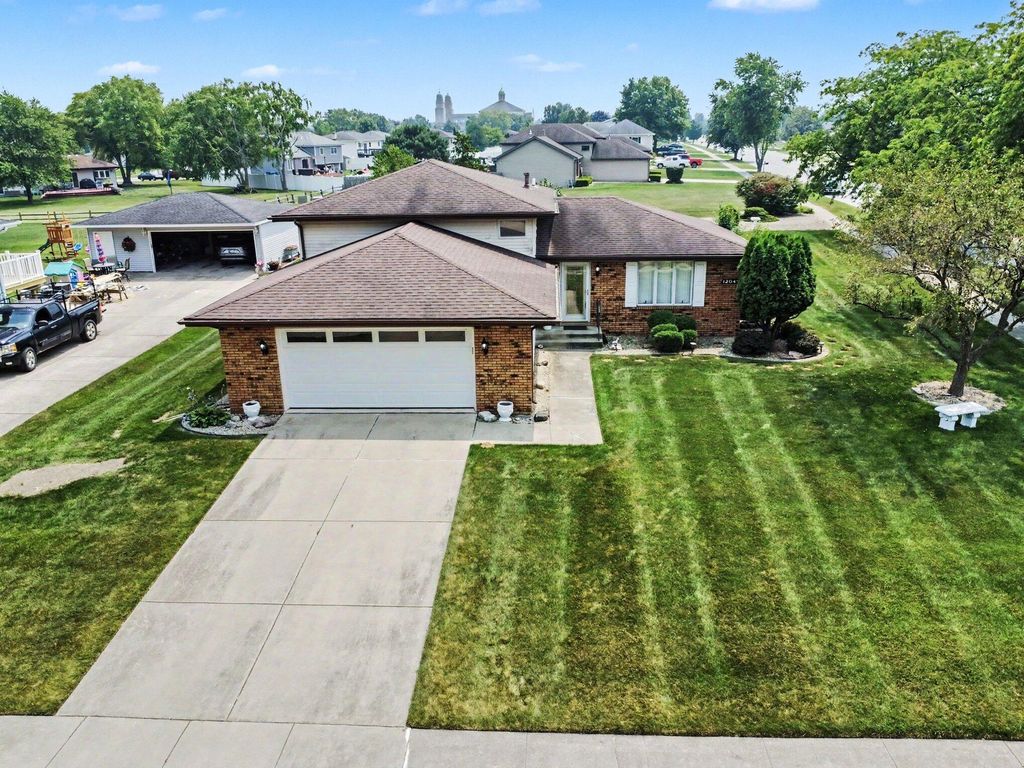 Photo of 12043 W 103rd Court, Saint John, IN 46373 (MLS # 842515)