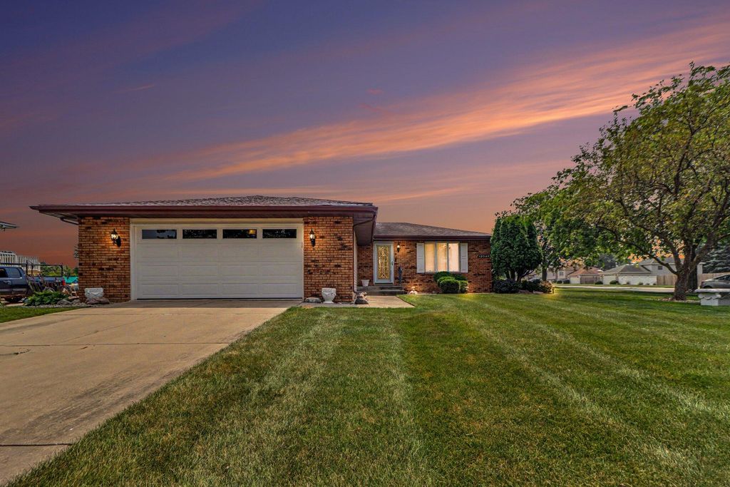 Photo of 12043 W 103rd Court, Saint John, IN 46373 (MLS # 842515)