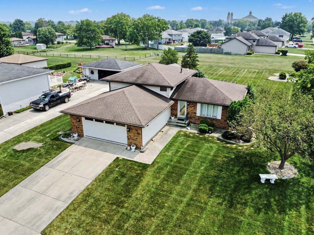 Photo of 12043 W 103rd Court, Saint John, IN 46373 (MLS # 842515)