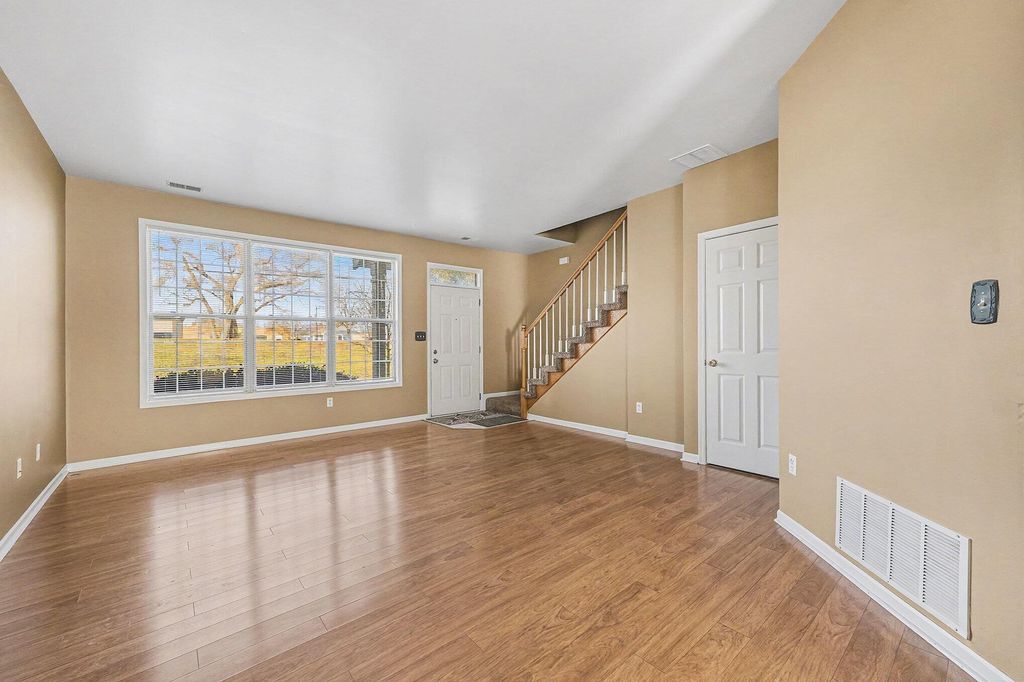 Photo of 2912 Cambridge Way #2912, Highland, IN 46322 (MLS # 832845)