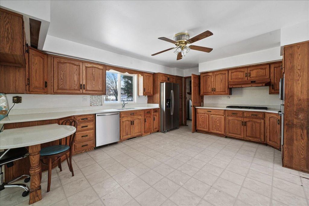 Photo of 285 N 600 W, Valparaiso, IN 46385 (MLS # 833908)