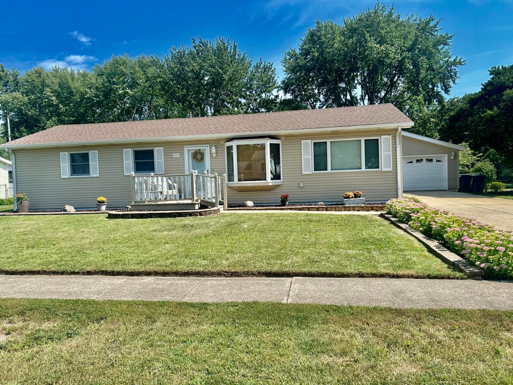 Photo of 671 Blackwood Drive, Lowell, IN 46356 (MLS # 844715)