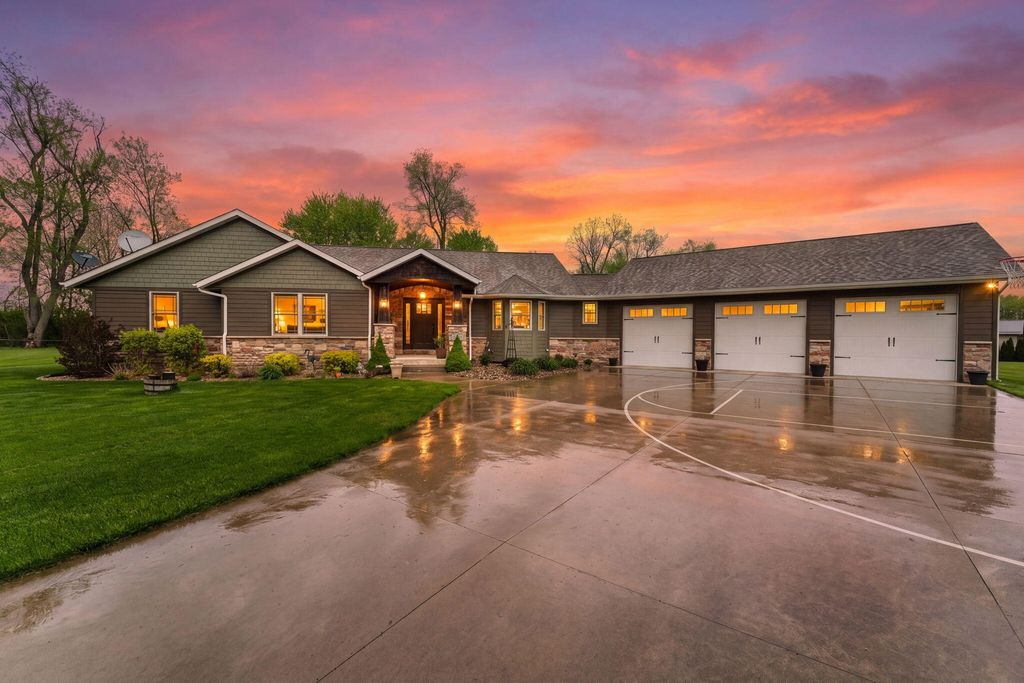 Photo of 2737 S Smithfield Court, La Porte, IN 46350 (MLS # 837895)