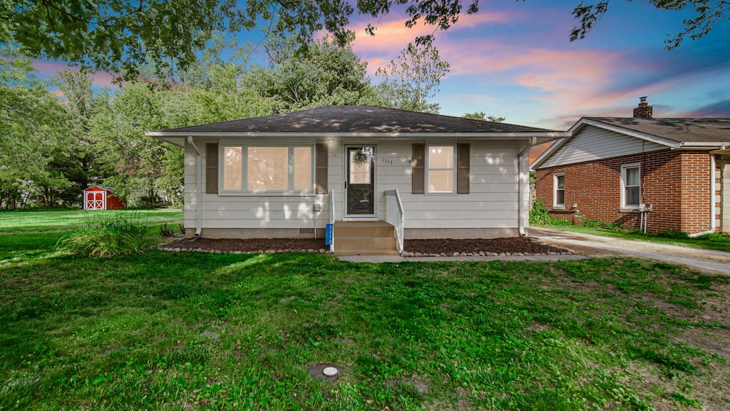 Photo of 1113 Begonia Street SE, DeMotte, IN 46310 (MLS # 840241)