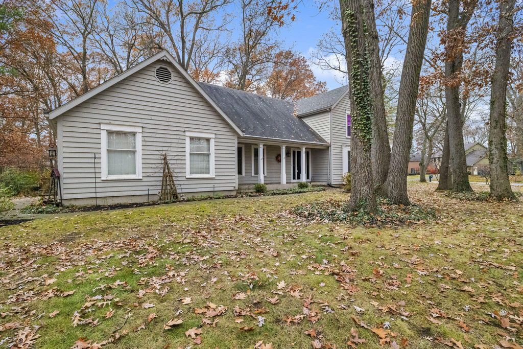 Photo of 4203 Oakgrove Drive, Valparaiso, IN 46383 (MLS # 831138)