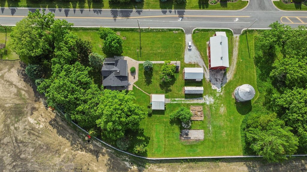 Photo of 12929 Delaware Street, Crown Point, IN 46307 (MLS # 829868)