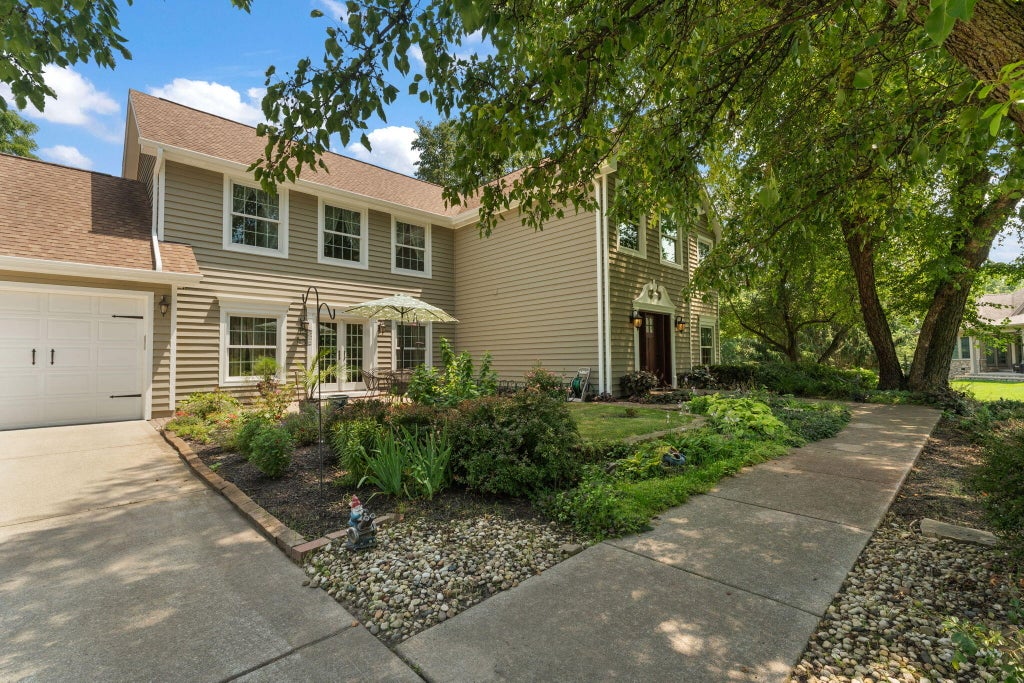 Photo of 117 Johnson Drive, Valparaiso, IN 46383 (MLS # 842466)