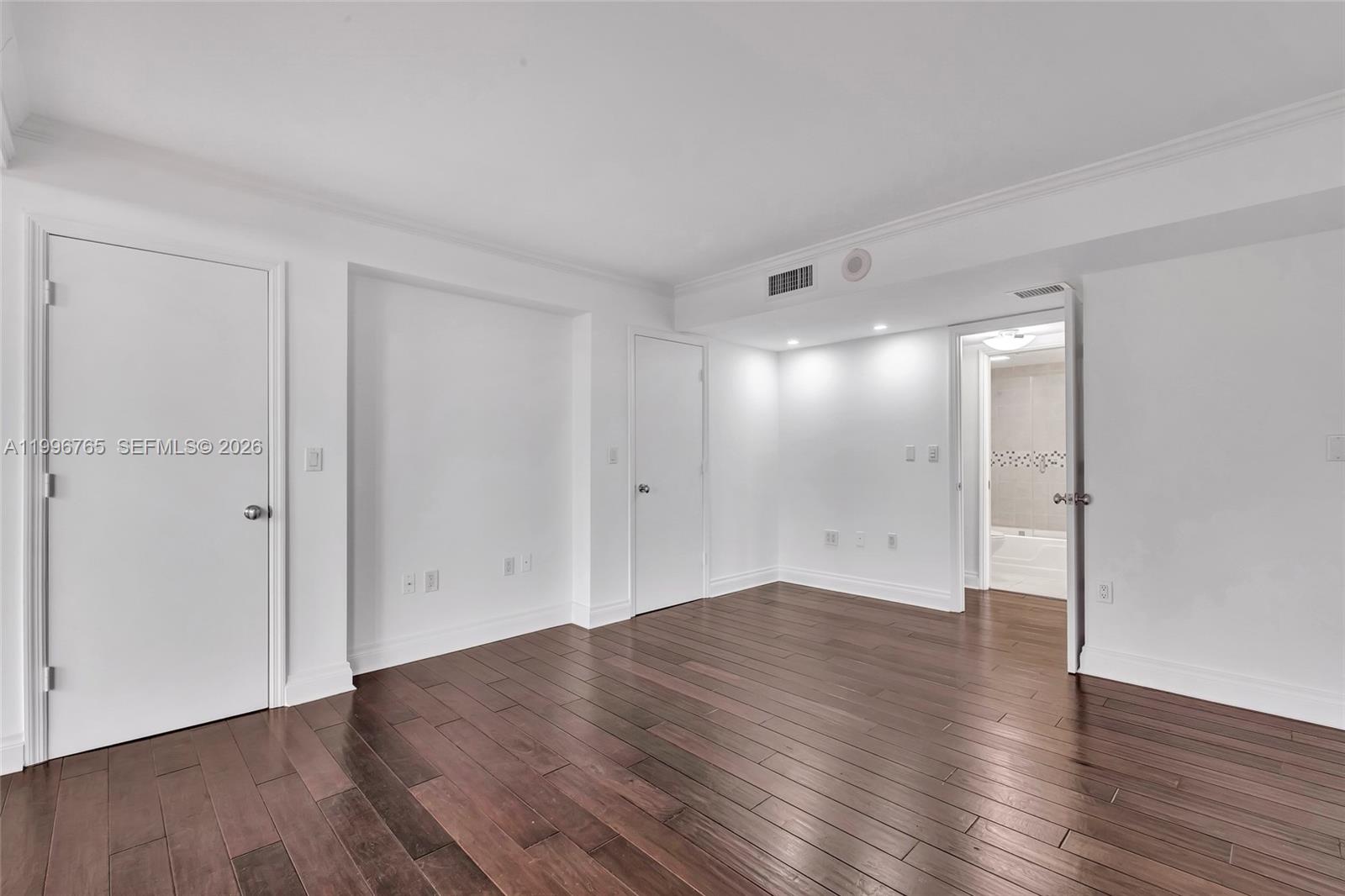 YACHT HARBOUR CONDO - Residential