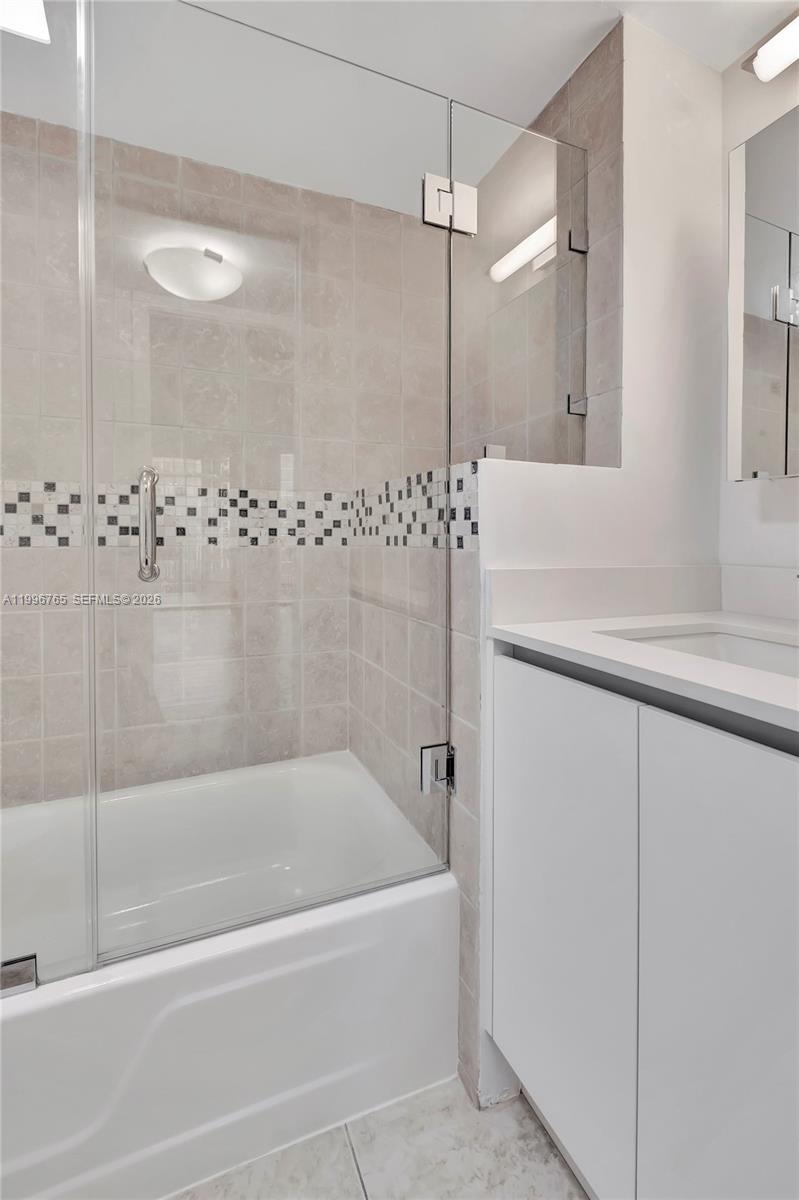 YACHT HARBOUR CONDO - Residential