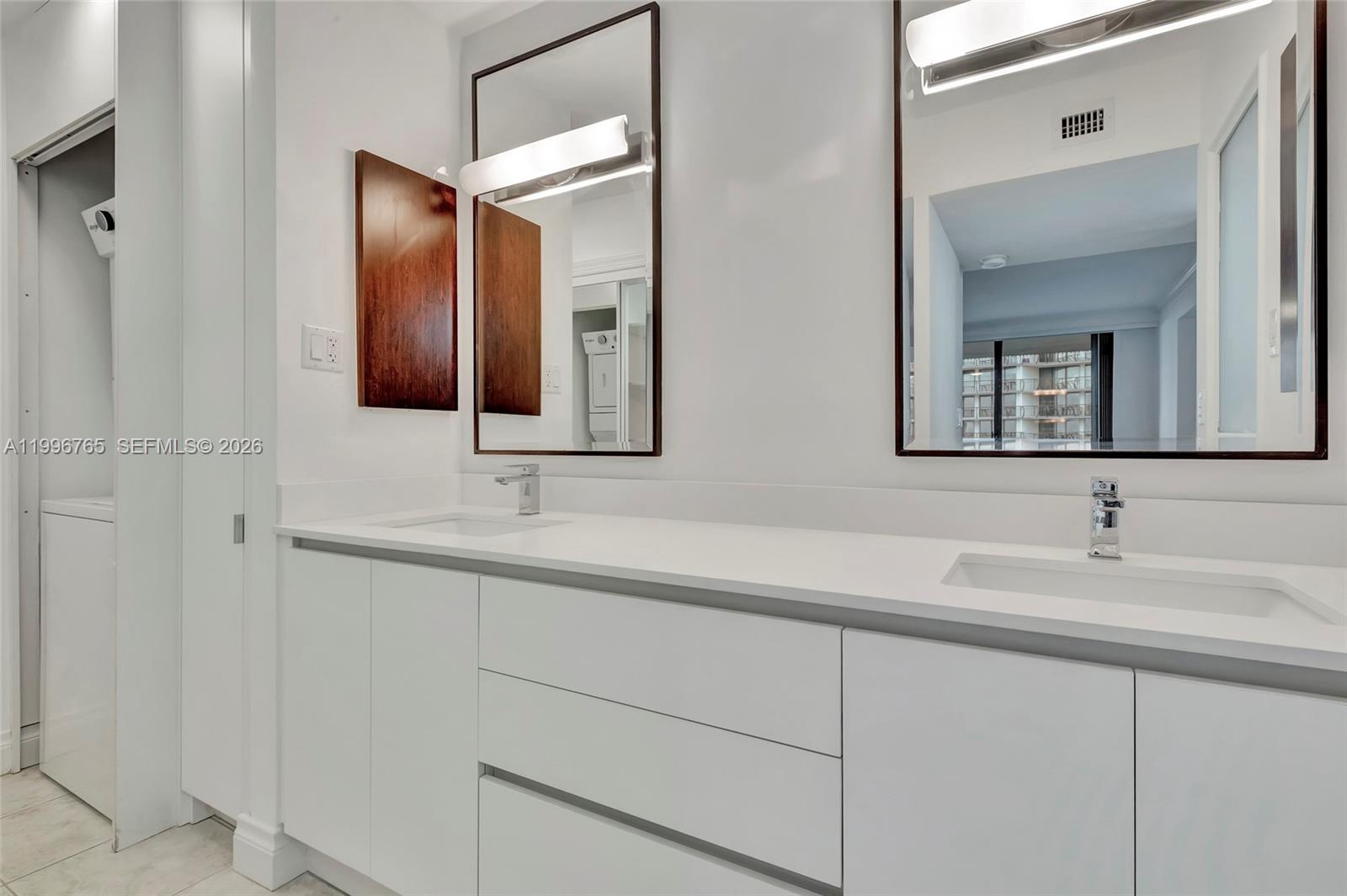 YACHT HARBOUR CONDO - Residential