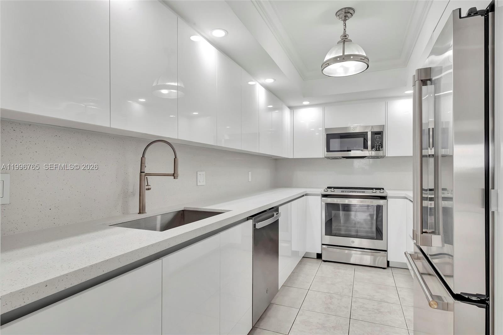 YACHT HARBOUR CONDO - Residential