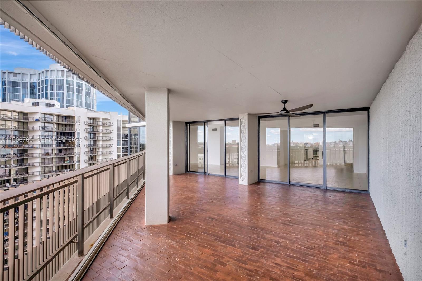 YACHT HARBOUR CONDO - Residential