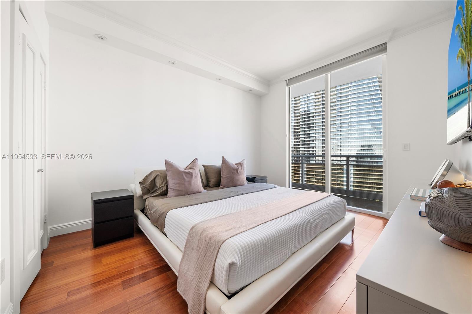 CARBONELL CONDO - Residential