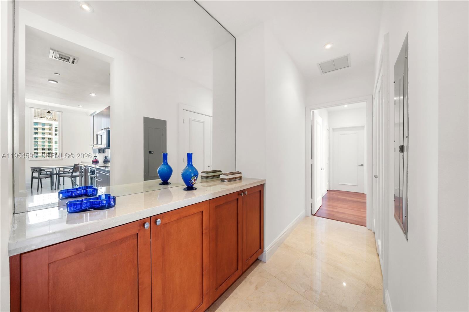 CARBONELL CONDO - Residential