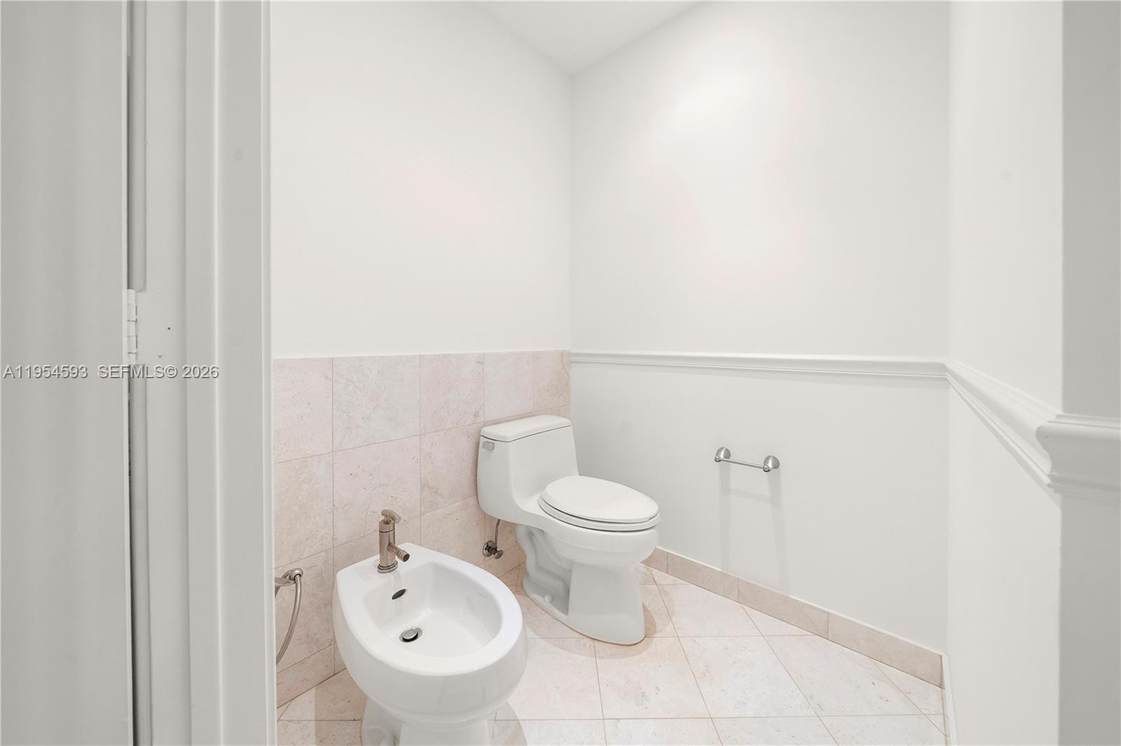 CARBONELL CONDO - Residential