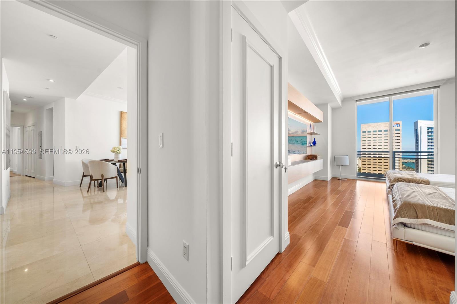 CARBONELL CONDO - Residential