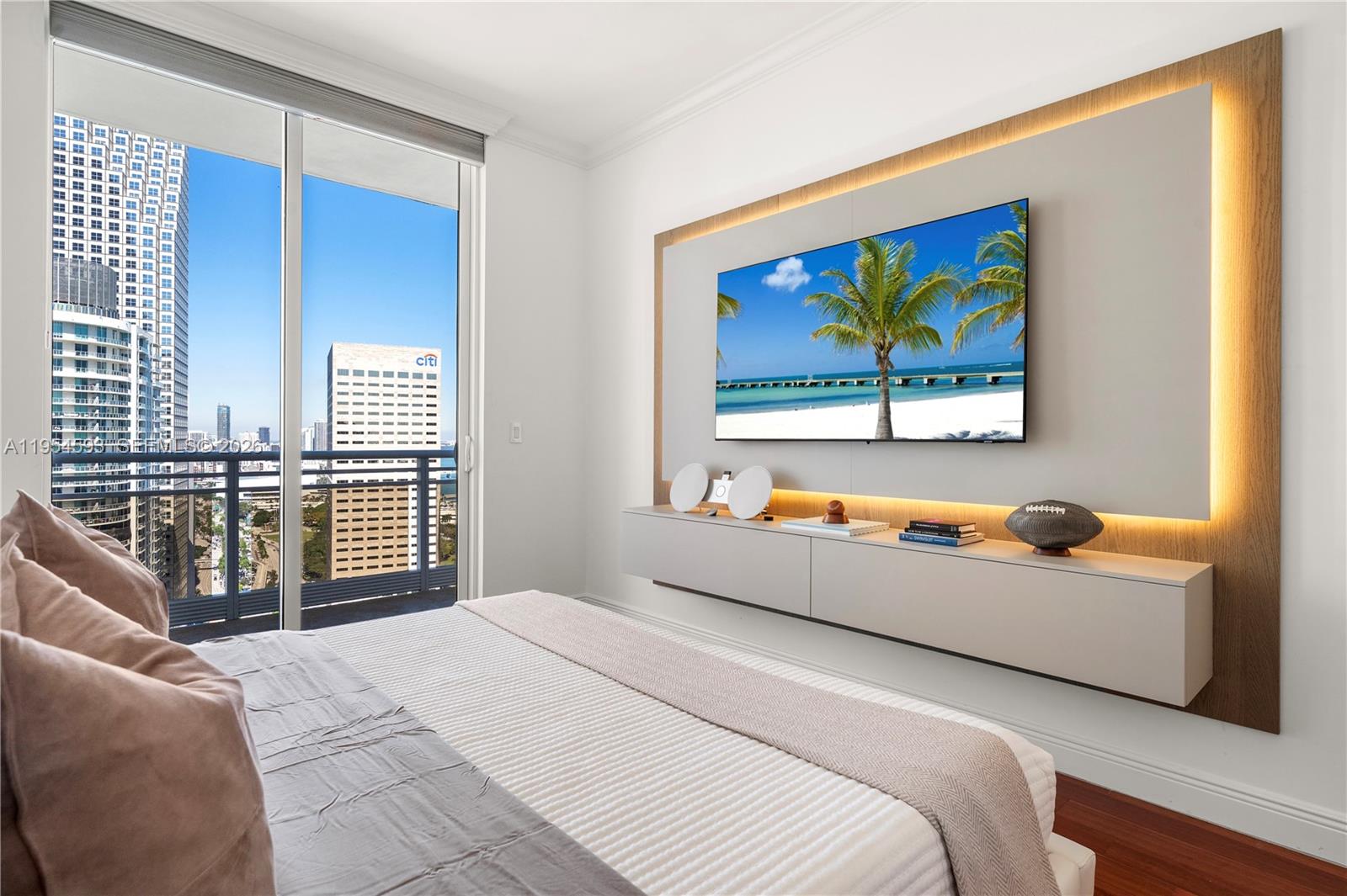 CARBONELL CONDO - Residential