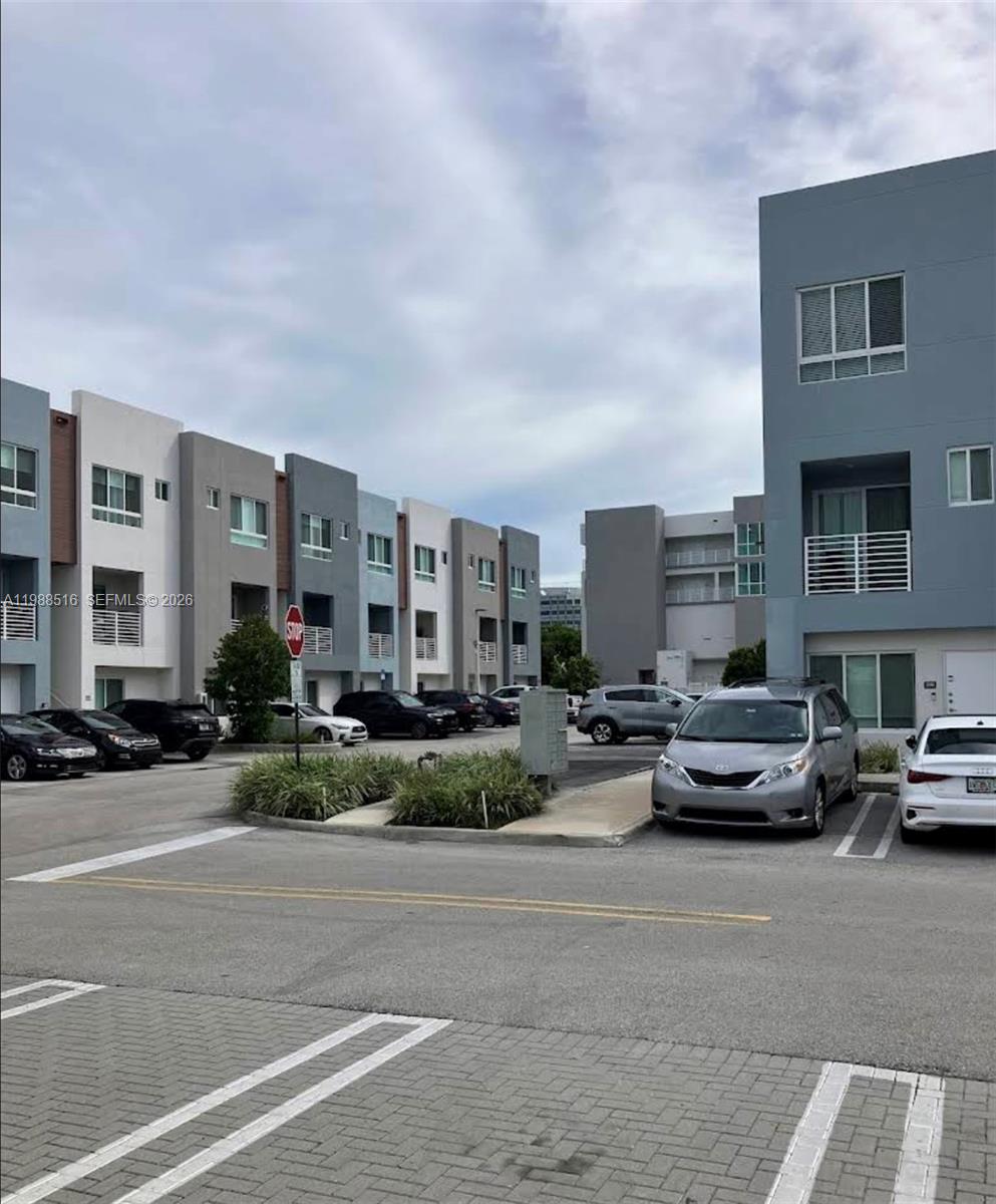 RIVERWOOD - Residential