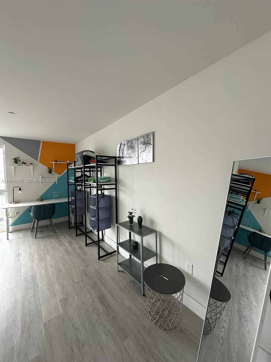 RIVERWOOD - Residential