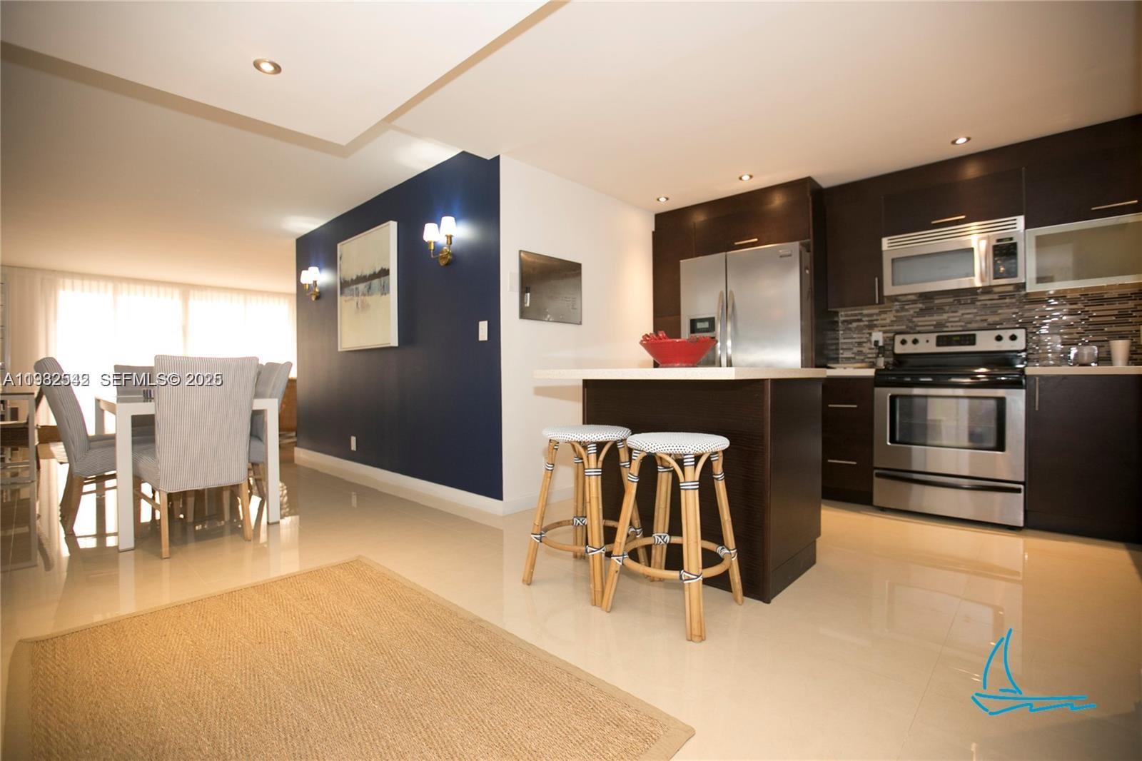 8877 Collins Ave 805