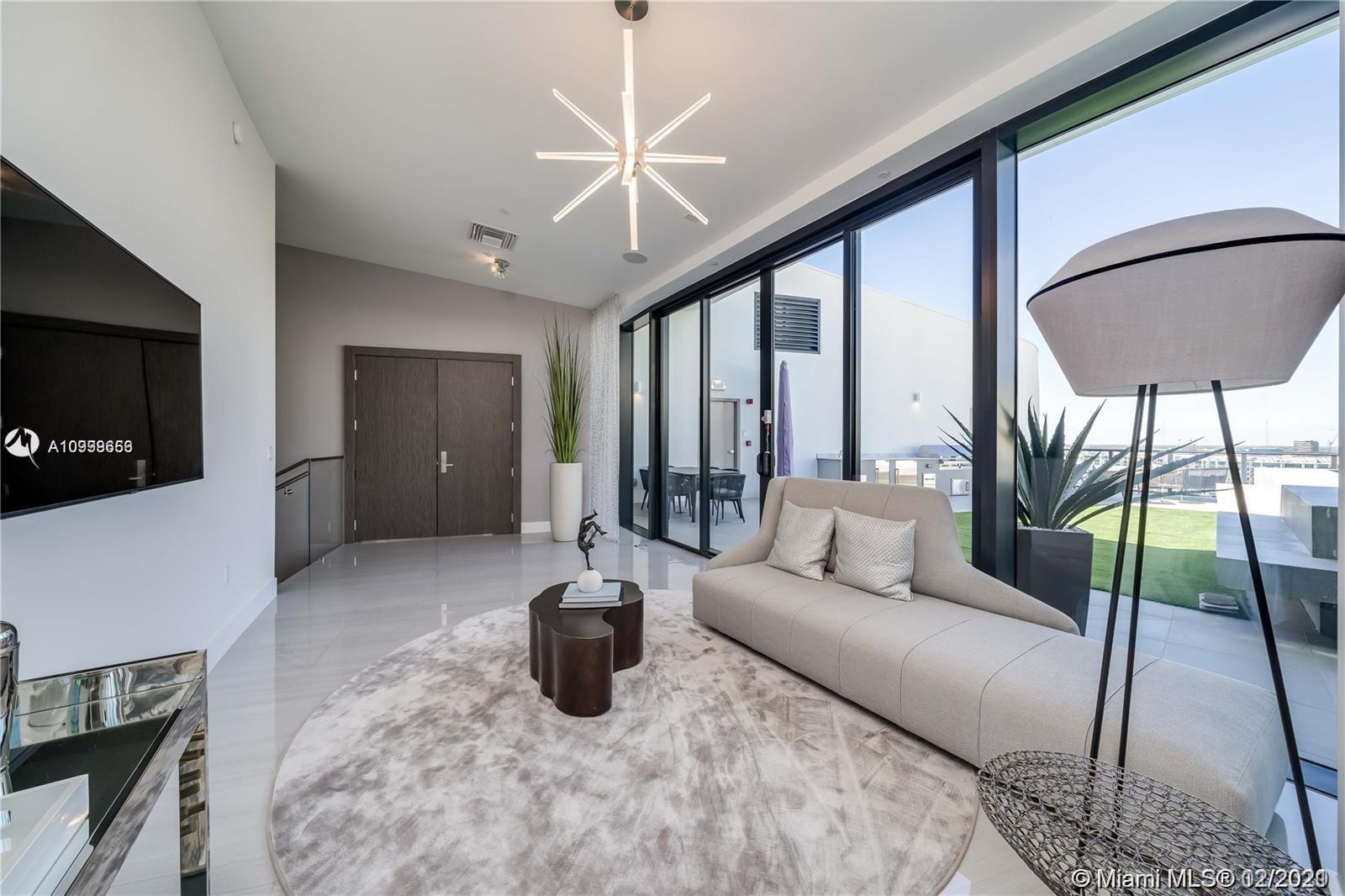 PRIVE CONDO - Residential