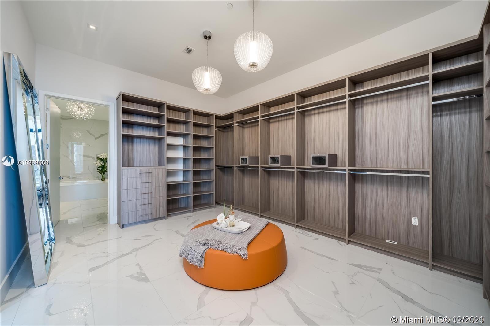 PRIVE CONDO - Residential