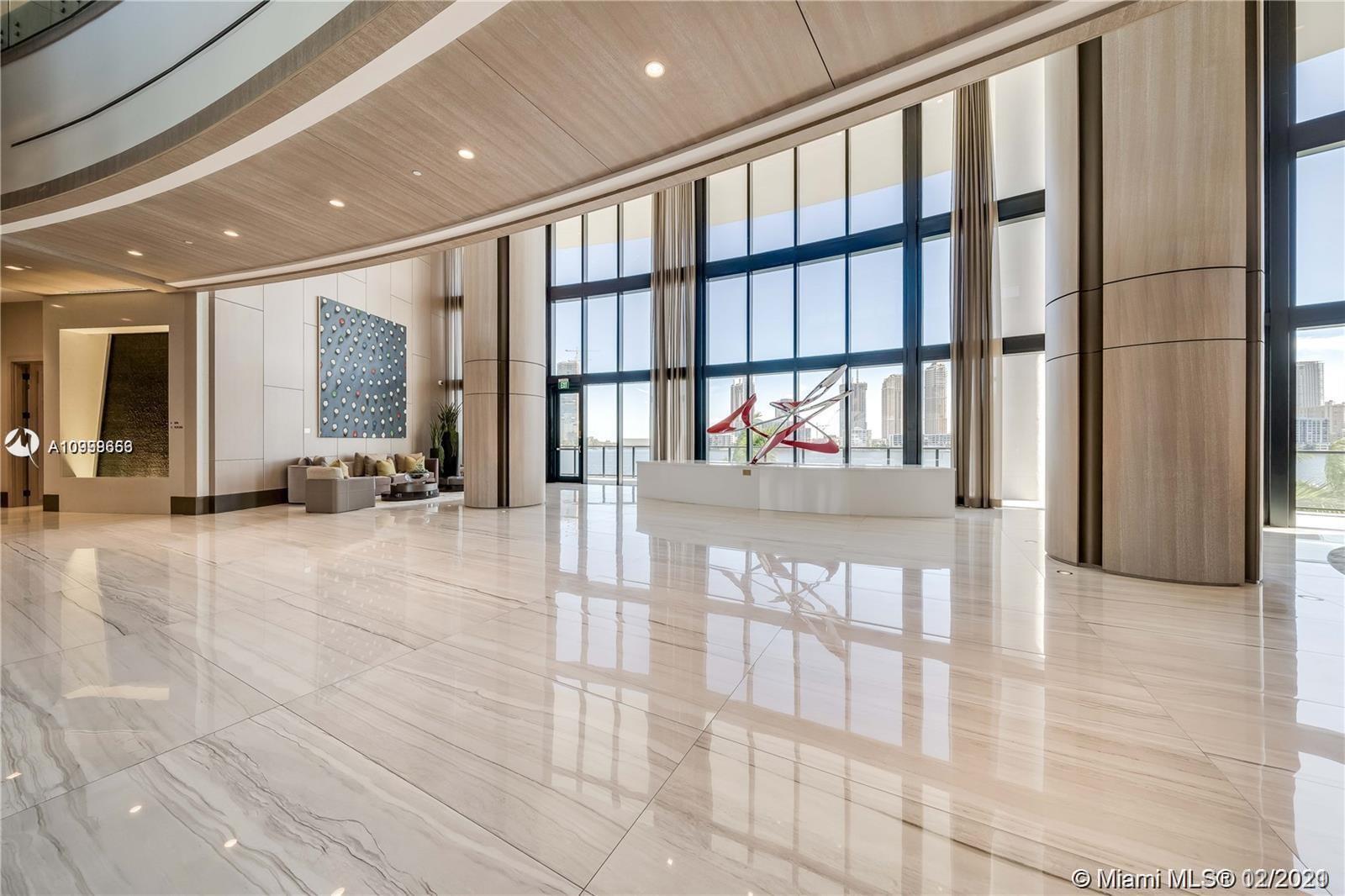 PRIVE CONDO - Residential