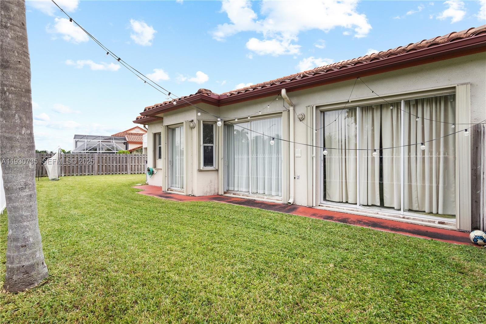 DORAL SANDS - Residential