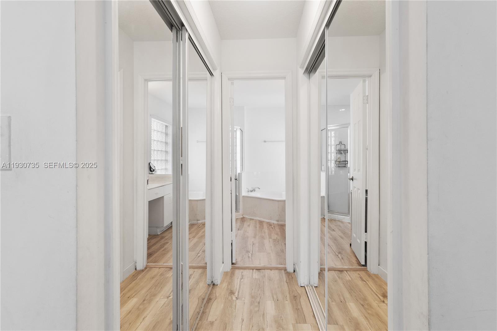 DORAL SANDS - Residential