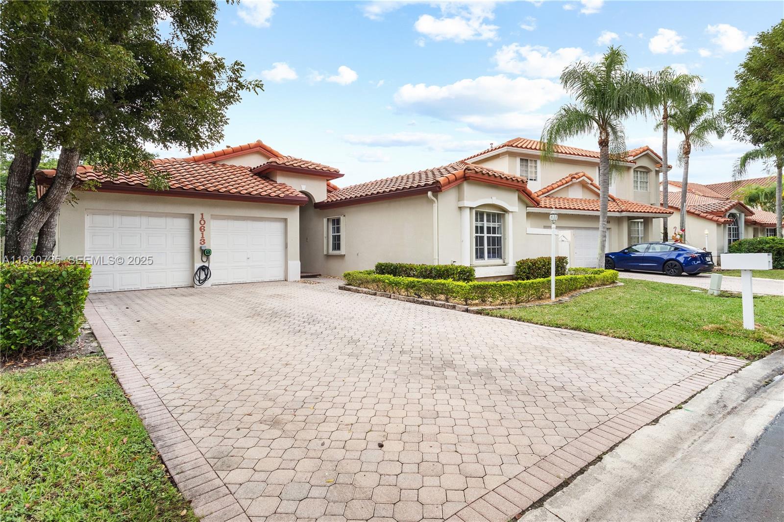 DORAL SANDS - Residential