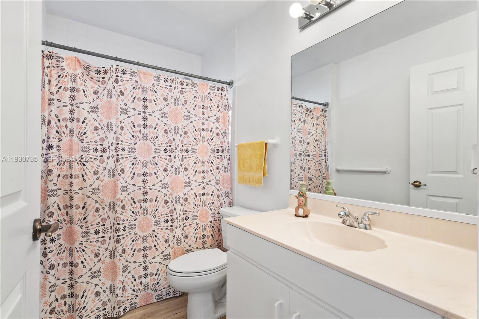 DORAL SANDS - Residential