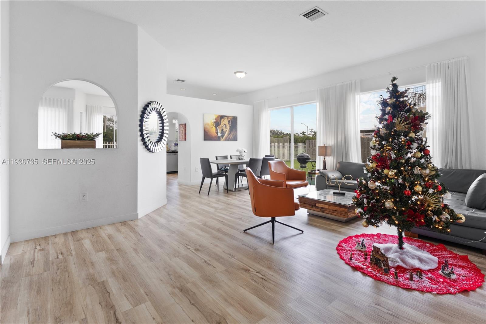 DORAL SANDS - Residential