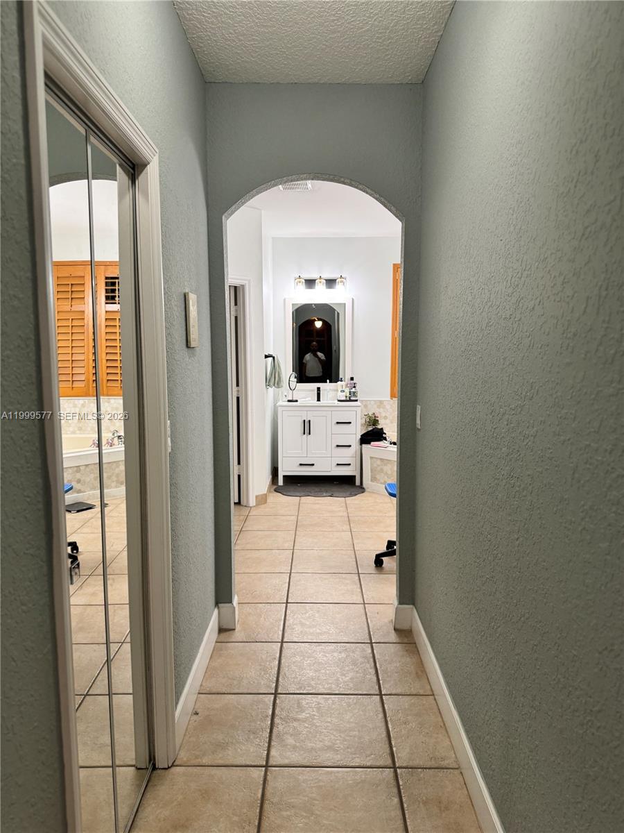 WINDSOR PALMS - Residential