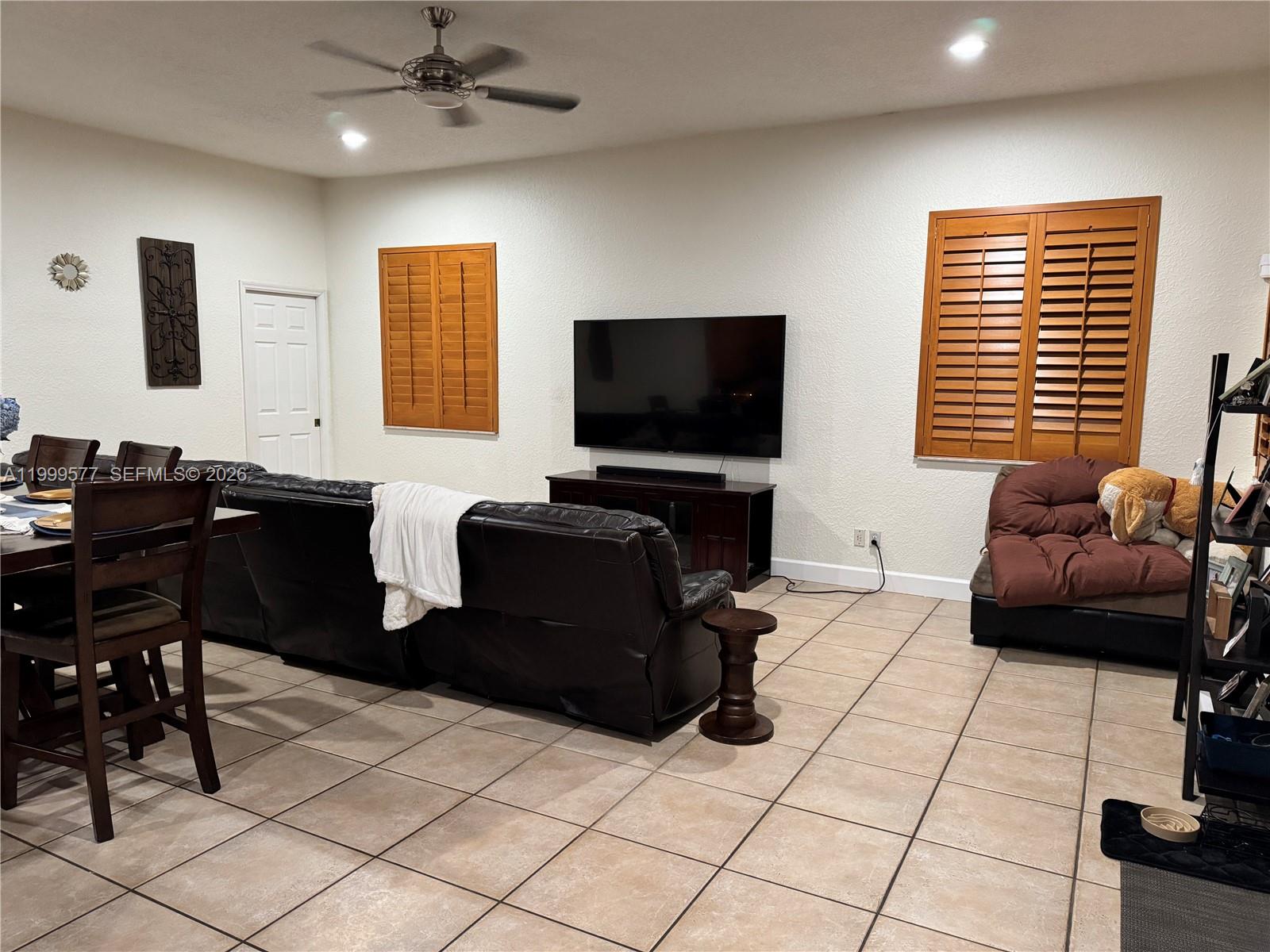 WINDSOR PALMS - Residential