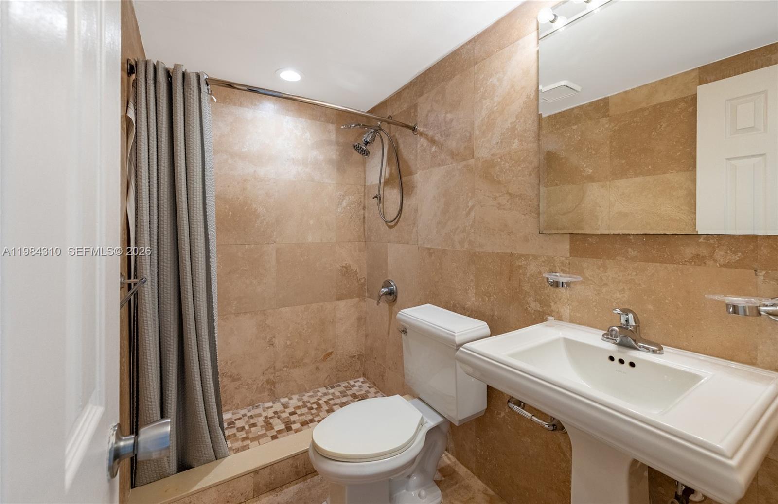 LUCAYA CONDO - Residential