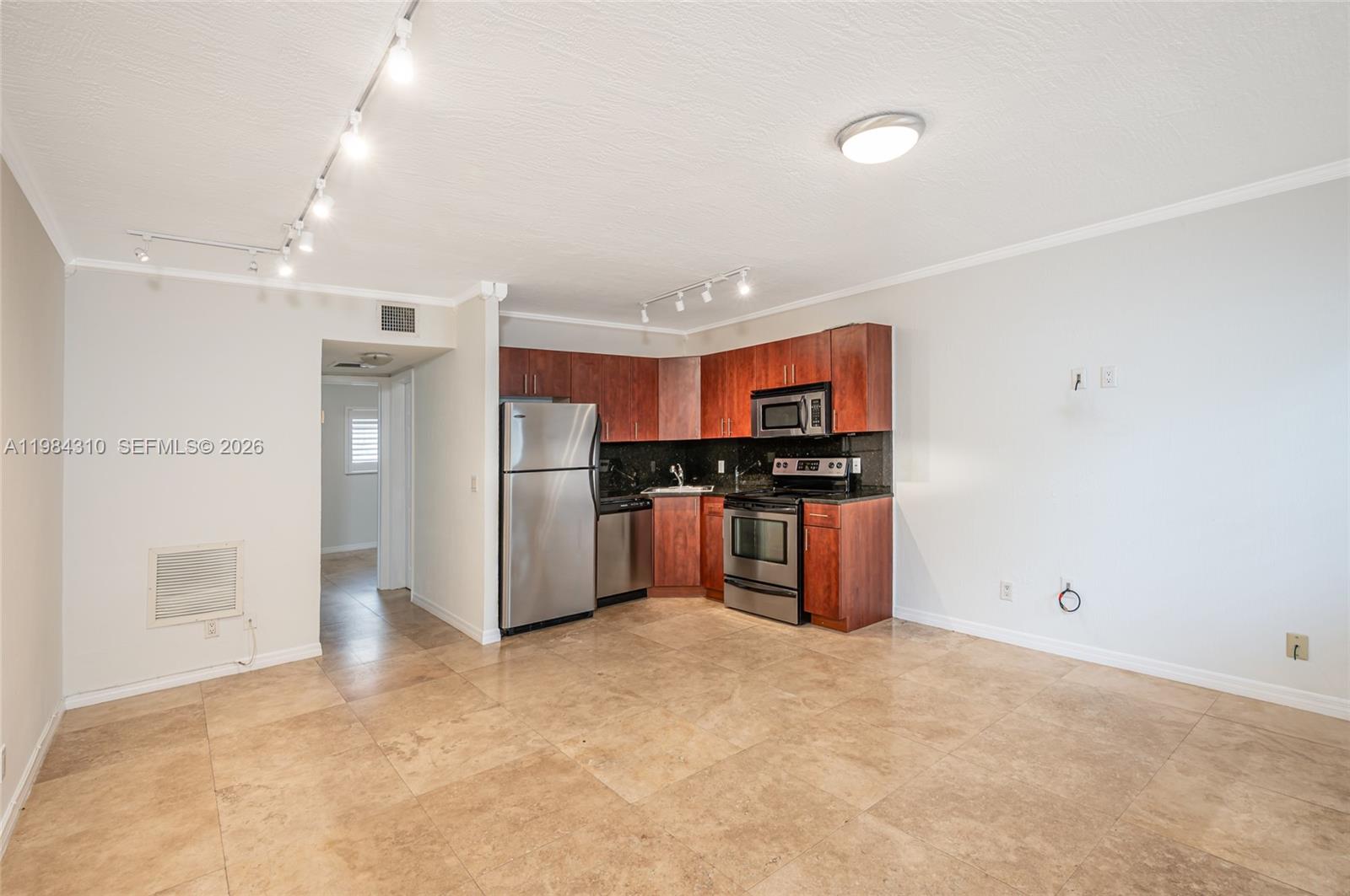 LUCAYA CONDO - Residential