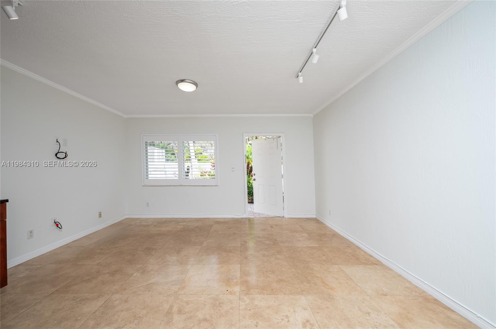 LUCAYA CONDO - Residential