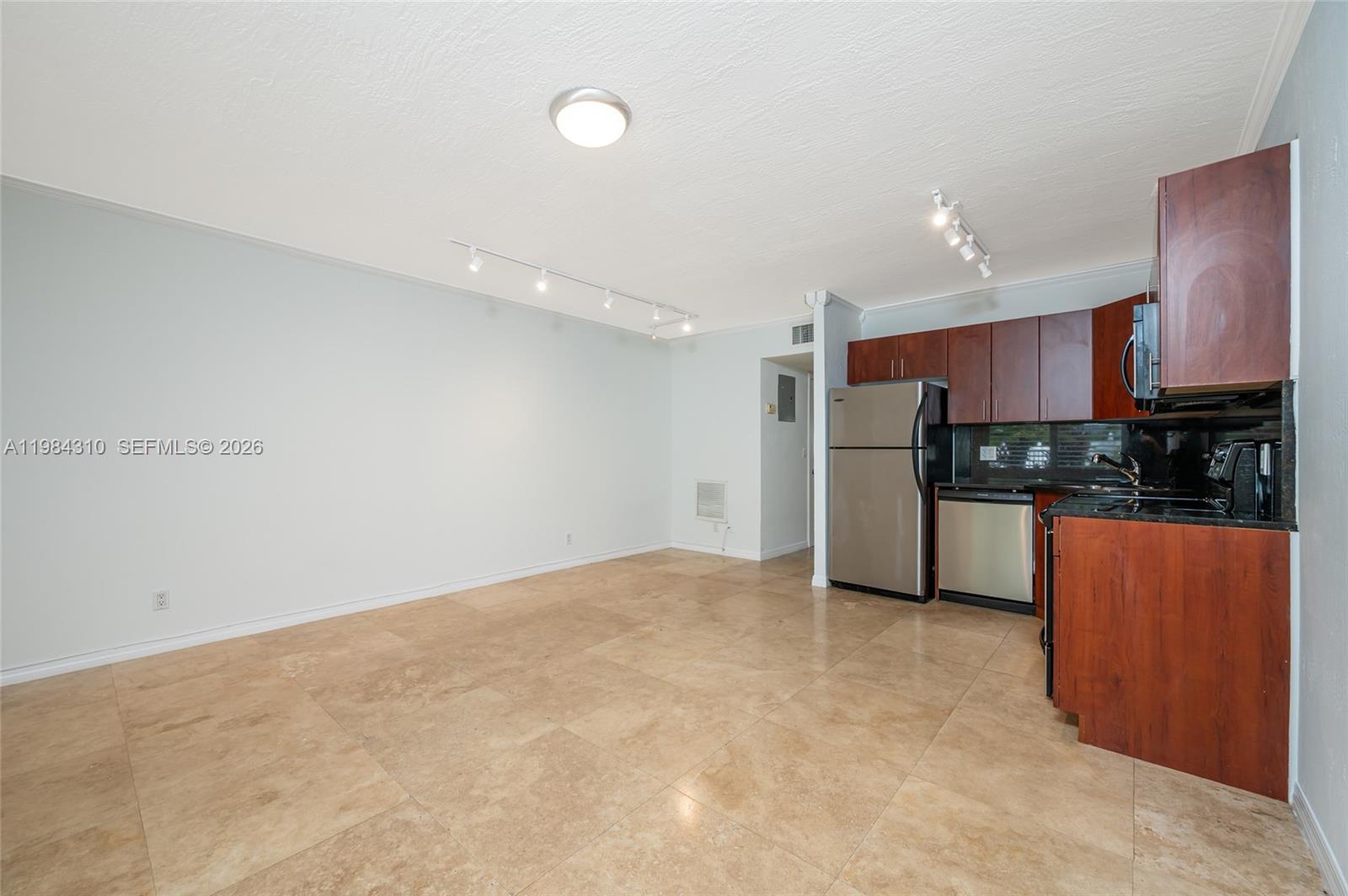 LUCAYA CONDO - Residential