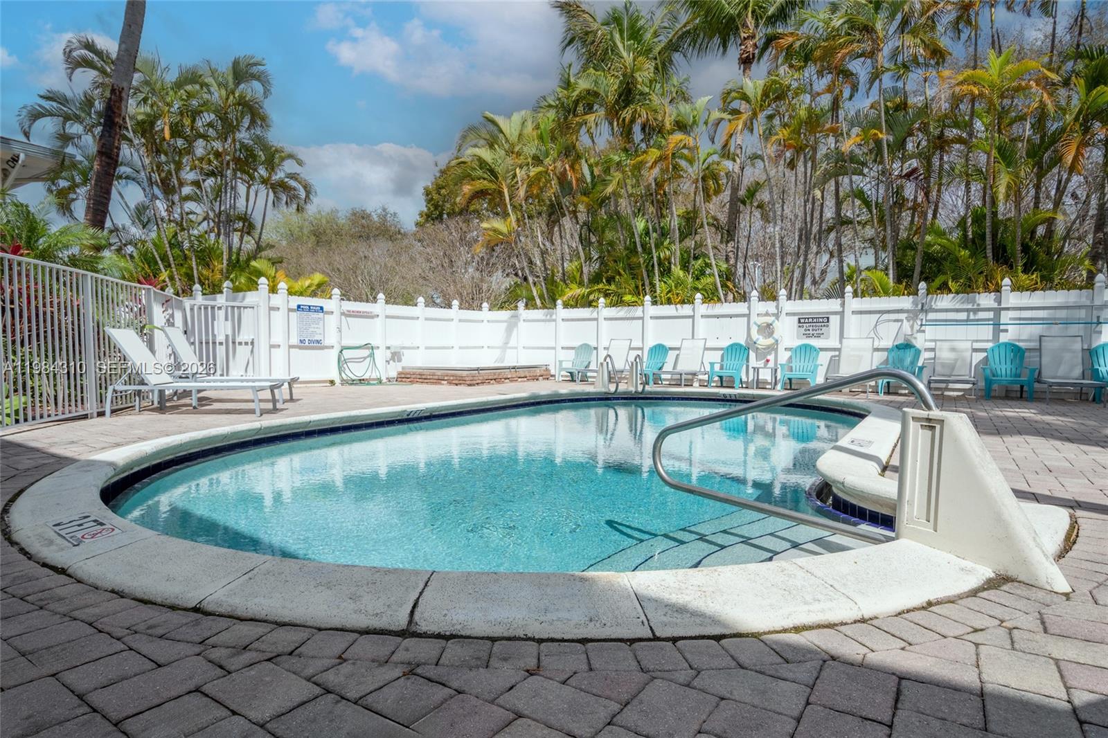 LUCAYA CONDO - Residential