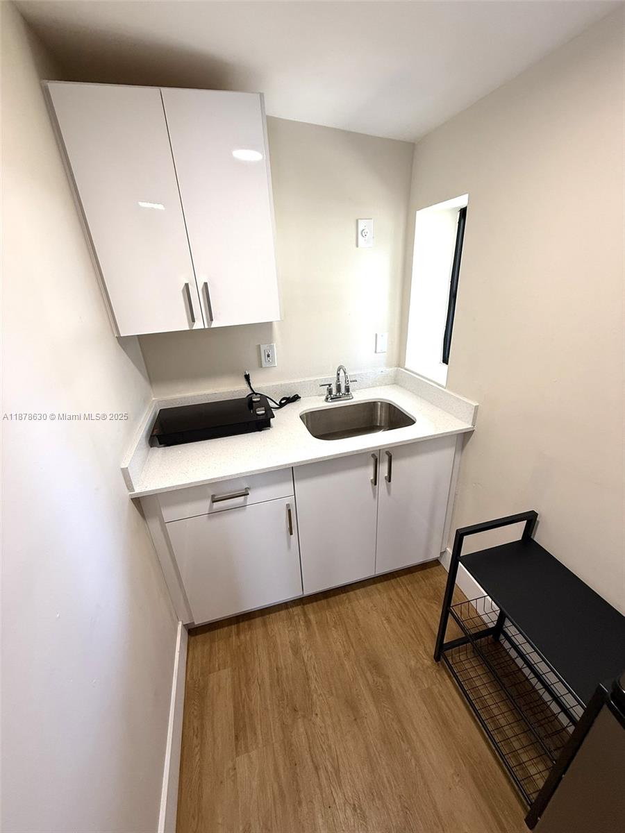 Freshly renovated efficiency for rent in Hollywood, FL! This bright unit has been fully updated and freshly painted, featuring its own air conditioner, private kitchen with refrigerator and microwave, and a full bathroom. Enjoy a private space with modern comfort in a convenient location near shopping, dining, and major highways. Perfect for a single occupant seeking affordable, independent living. Ready for immediate move-in—don’t miss this opportunity! The rent includes water and electricity